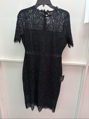 Lulus  Black Lace Midi Dress with Short Sleeves- NWT